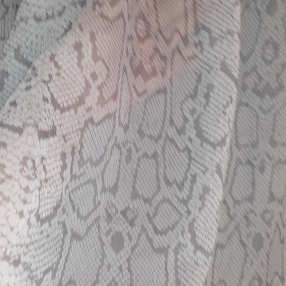 TOP Snake Print Light Gray with Tank Cami Sleevless Sheer Size XXL - Picture 3 of 4